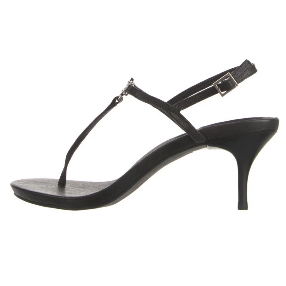 TORY BURCH Emmy Black Leather T-Strap Thong Sandals Kitten Heel Medallion Sz 9.5